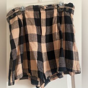 Who What Wear shorts worn 1 time. Size 16